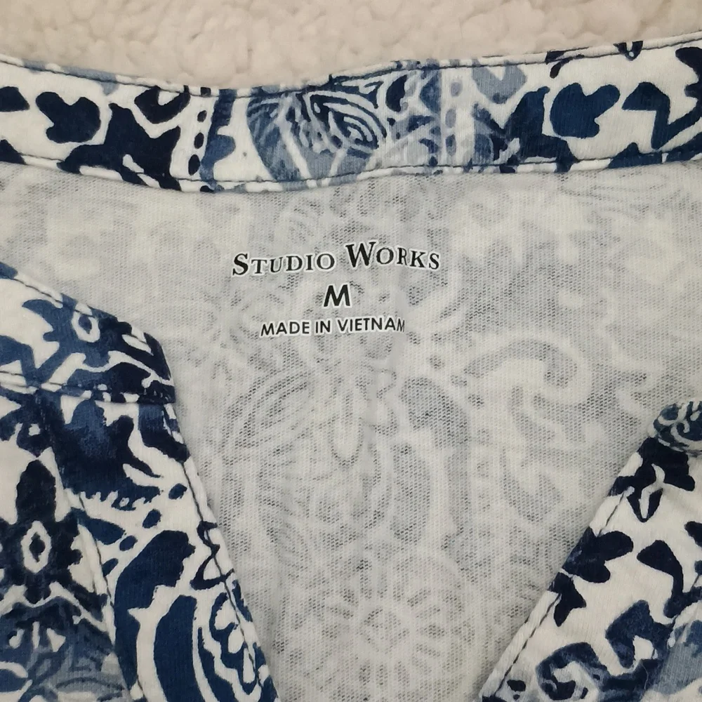 Studio Works Quarter Length Top Size M - Picture 2 of 2